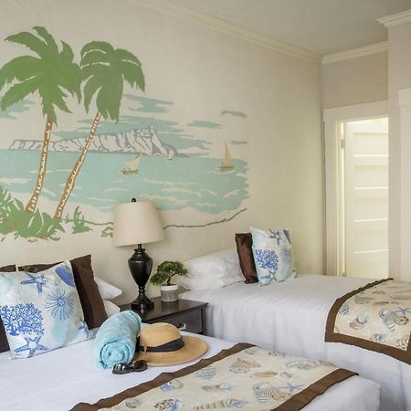 Hotel Mac Rae Avalon Bagian luar foto